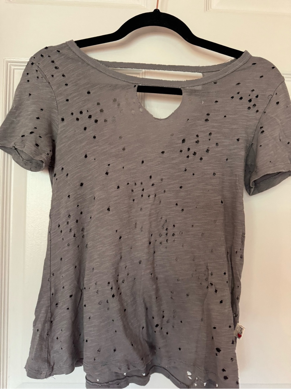 T2love Gray Distressed Short Sleeve Tee with Keyhole